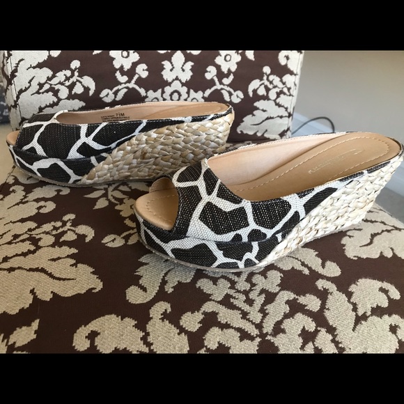 NWOT Adorable Cow print wedges - Picture 1 of 8